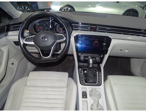 
										VOLKSWAGEN PASSAT VARIANT EXECUTIVE 1.6 TDI 88KW DSG full									