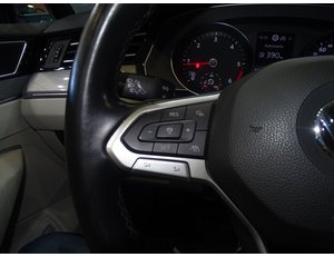 
										VOLKSWAGEN PASSAT VARIANT EXECUTIVE 1.6 TDI 88KW DSG full									
