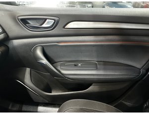 
										RENAULT MEGANE LIMITED + TCE 103 KW (140CV) GPF full									