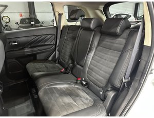 
										MITSUBISHI OUTLANDER 2.4 PHEV KAITEKI AUTO 4WD full									