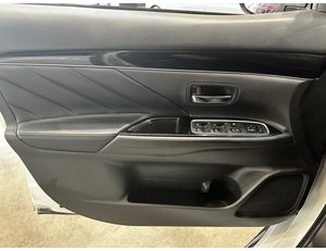 
										MITSUBISHI OUTLANDER 2.4 PHEV KAITEKI AUTO 4WD full									