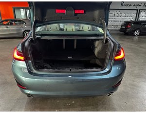 
										BMW SERIE 3 330E full									