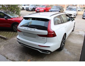 
										VOLVO V60 2.0 B4 (G) R-DESIGN AUTO full									