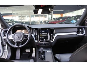 
										VOLVO V60 2.0 B4 (G) R-DESIGN AUTO full									
