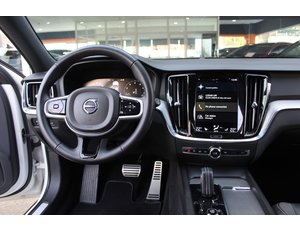 
										VOLVO V60 2.0 B4 (G) R-DESIGN AUTO full									