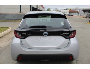 
										TOYOTA YARIS 1.5 120H BUSINESS PLUS full									