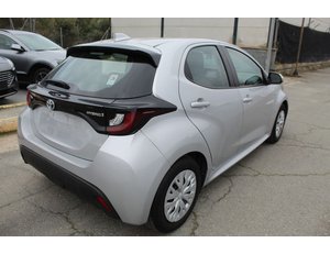 
										TOYOTA YARIS 1.5 120H BUSINESS PLUS full									