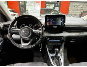 
										TOYOTA YARIS 1.5 120H BUSINESS PLUS full									