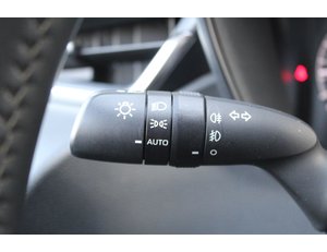 
										TOYOTA COROLLA 2.0 180H STYLE E-CVT TOURING SPORT full									