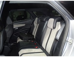 
										PEUGEOT 3008 300 E-EAT8 GT full									