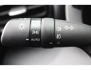 
										TOYOTA YARIS 1.5 120H ACTIVE PLUS ES EL MODELO MAZDA21.5CVT 116CV CENTRELINE full									
