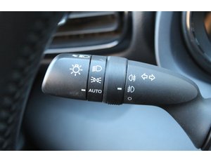 
										TOYOTA YARIS 1.5 120H STYLE full									
