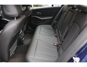 
										BMW SERIE 3 330E full									