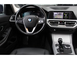 
										BMW SERIE 3 330E full									