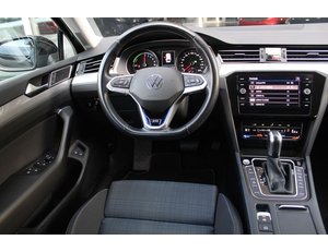 
										VOLKSWAGEN PASSAT VARIANT GTE 1.4 TSI E-POWER 115KW + 85KW full									