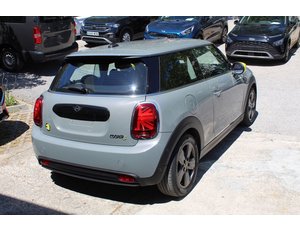 
										MINI MINI COOPER SE full									