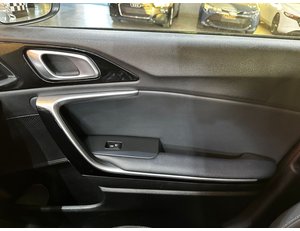 
										KIA CEED TOURER 1.6 GDI PHEV 104KW (141CV) EDRIVE full									