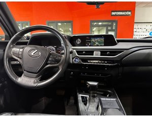 
										LEXUS UX 2.0 250H LUXURY full									