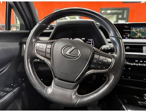 
										LEXUS UX 2.0 250H LUXURY full									