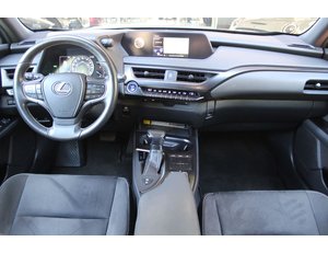 
										LEXUS UX 2.0 250H BUSINESS NAVIGATION full									