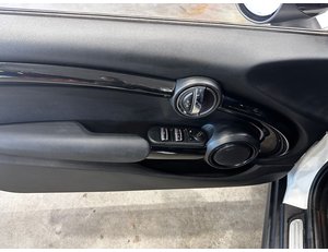 
										MINI MINI COOPER CABRIO full									