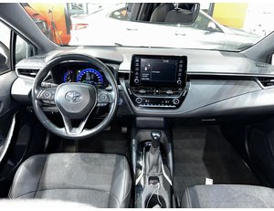 
										TOYOTA COROLLA 1.8 125H STYLE E-CVT full									