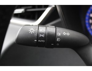 
										TOYOTA COROLLA 1.8 125H STYLE E-CVT full									