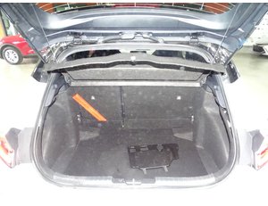
										TOYOTA COROLLA 1.8 125H STYLE E-CVT full									