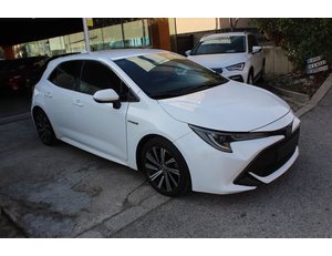 
										TOYOTA COROLLA 1.8 125H STYLE E-CVT full									