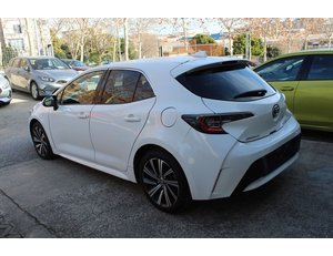 
										TOYOTA COROLLA 1.8 125H STYLE E-CVT full									