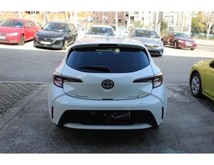 
										TOYOTA COROLLA 1.8 125H STYLE E-CVT full									