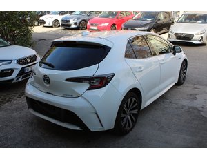 
										TOYOTA COROLLA 1.8 125H STYLE E-CVT full									