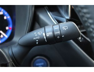 
										TOYOTA COROLLA 1.8 125H STYLE E-CVT full									