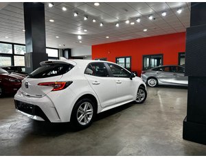 
										TOYOTA COROLLA 1.8 125H ACTIVE TECH E-CVT full									
