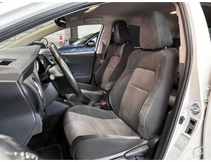 
										TOYOTA AURIS 1.8 140H HYBRID FEEL! EDITION full									