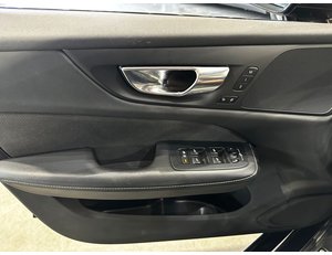 
										VOLVO V60 2.0 B4 (G) R-DESIGN AUTO full									