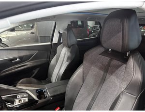 
										PEUGEOT 3008 HYBRID 225 E-EAT8 ALLURE PACK full									