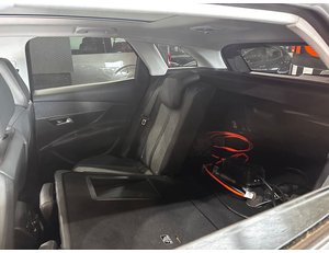 
										PEUGEOT 3008 HYBRID 225 E-EAT8 ALLURE PACK full									