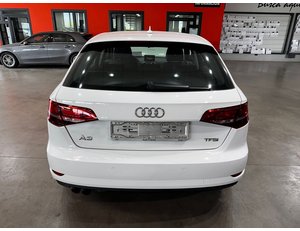 
										AUDI A3 1.5 TFSI 110KW (150CV) COD EVO full									