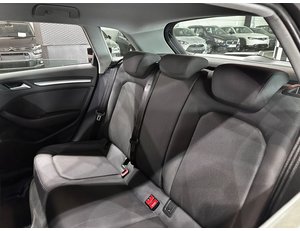 
										AUDI A3 1.5 TFSI 110KW (150CV) COD EVO full									