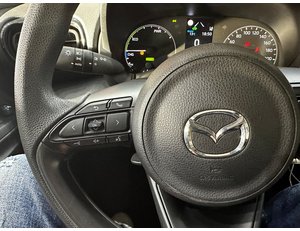 
										TOYOTA YARIS 1.5 120H ACTIVE PLUS ES EL MODELO MAZDA21.5CVT 116CV CENTRELINE full									