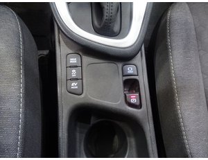 
										TOYOTA YARIS 1.5 120H STYLE full									