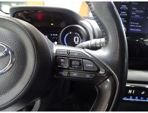 
										TOYOTA YARIS 1.5 120H STYLE full									