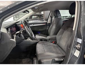
										VOLKSWAGEN GOLF LIFE 1.0 ETSI 81KW (110CV) DSG full									