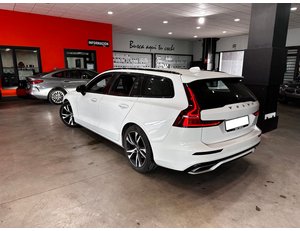 
										VOLVO V60 2.0 B4 (G) R-DESIGN AUTO full									
