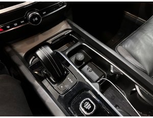 
										VOLVO V60 2.0 B4 (G) R-DESIGN AUTO full									