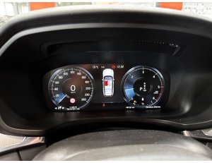 
										VOLVO V60 2.0 B4 (G) R-DESIGN AUTO full									