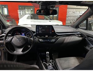 
										TOYOTA C-HR 2.0 180H ADVANCE full									