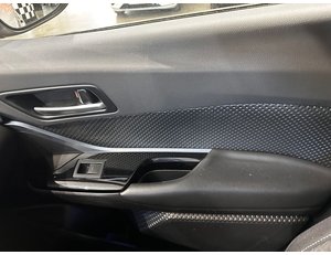 
										TOYOTA C-HR 2.0 180H ADVANCE full									