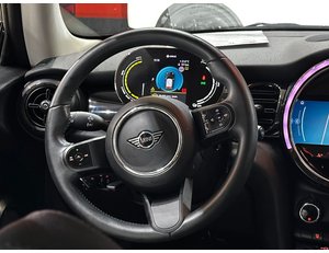 
										MINI MINI COOPER SE full									
